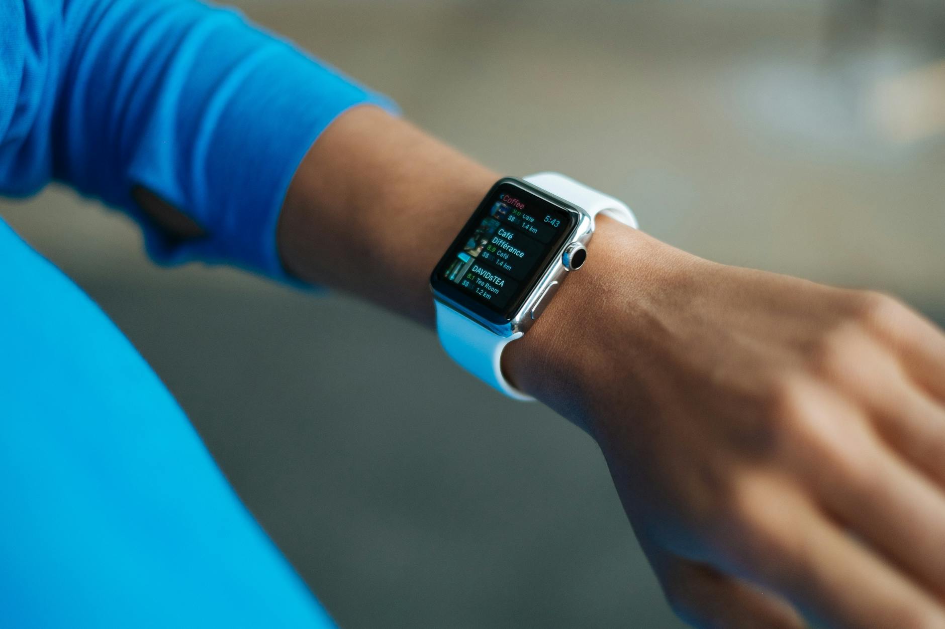 Który bazowy model Apple Watch kupić od autoryzowanego sprzedawcy?
